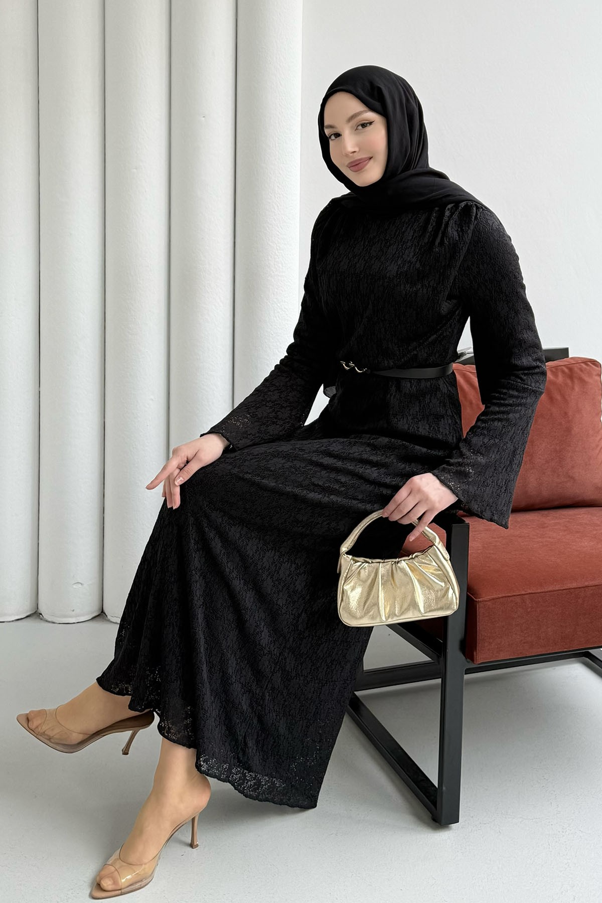 Luna Dantel Detaylı Kemerli Tesettür Elbise-SİYAH