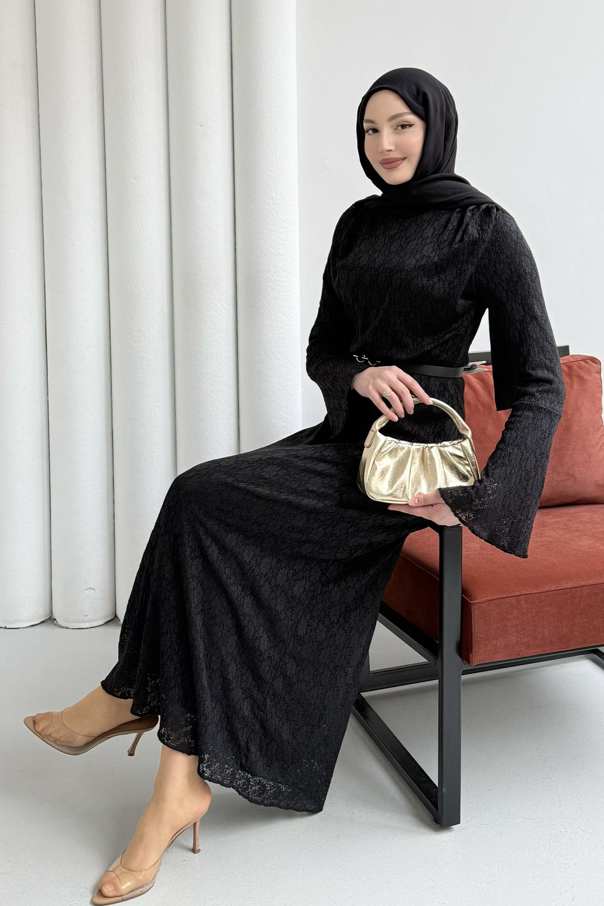 Luna Dantel Detaylı Kemerli Tesettür Elbise-SİYAH