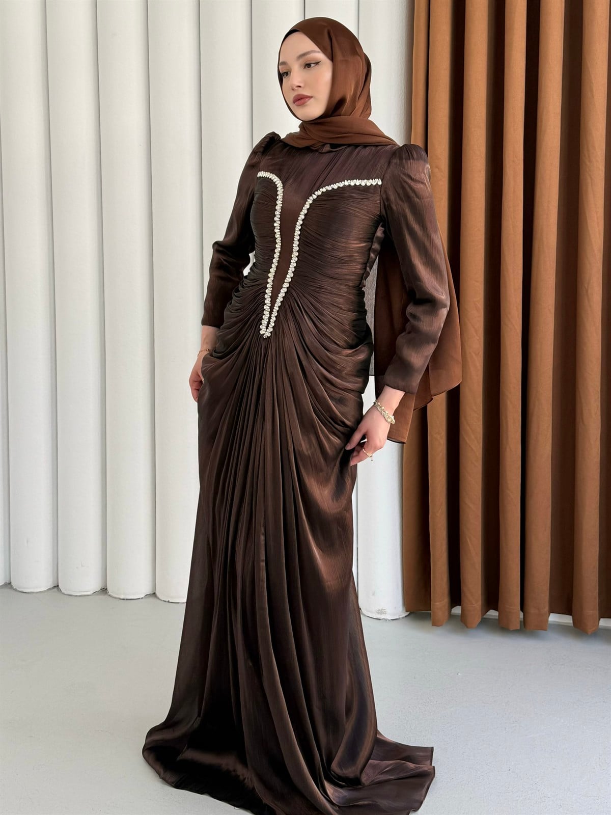 Luxe Ön Taş İşlemeli Tesettür Abiye-KAHVERENGİ