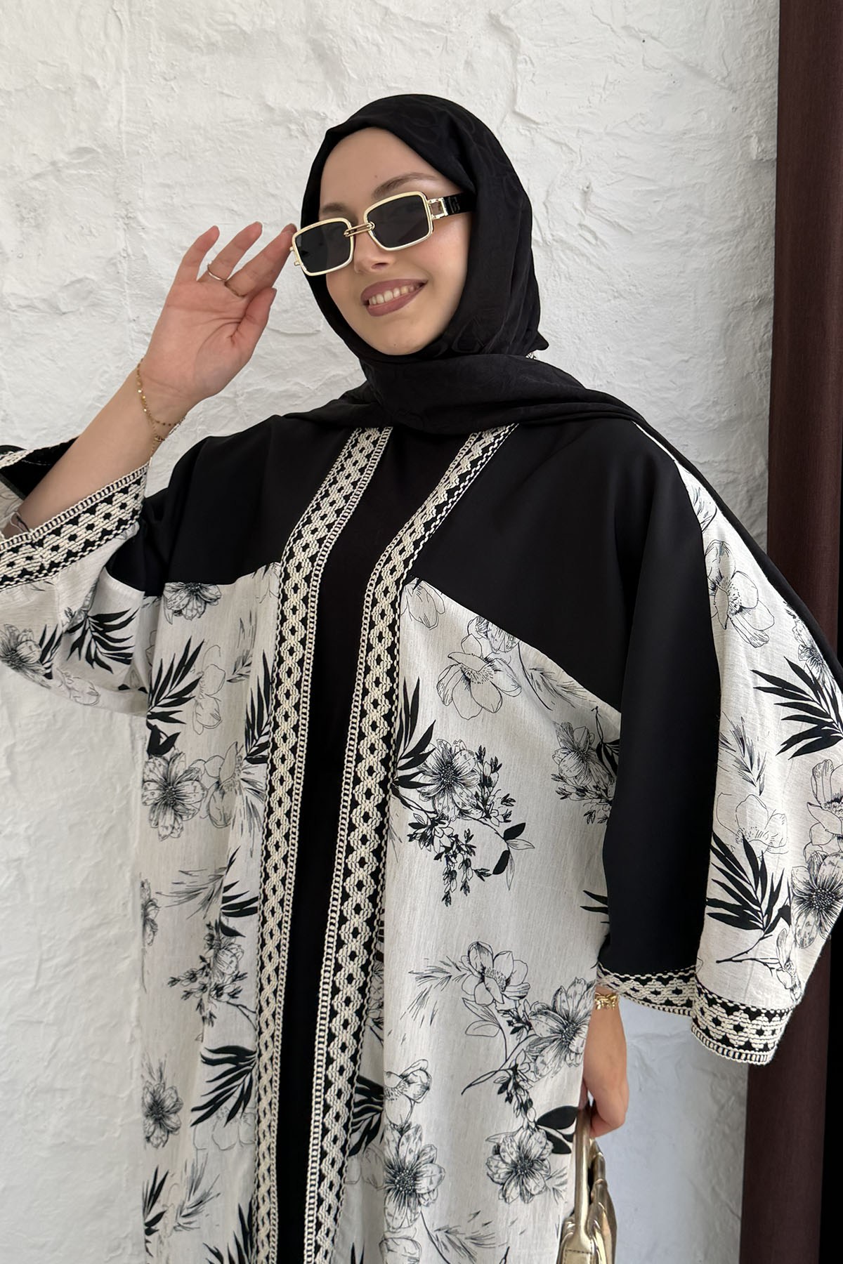 Manşet ve Yaka Dantel Detaylı Keten Kimono-SİYAH