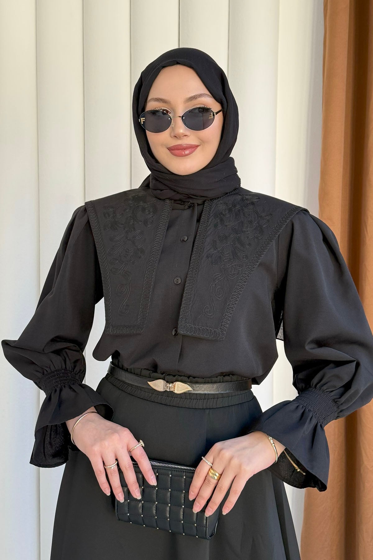 Mendil Yaka İşleme Detaylı Gömlek-SİYAH