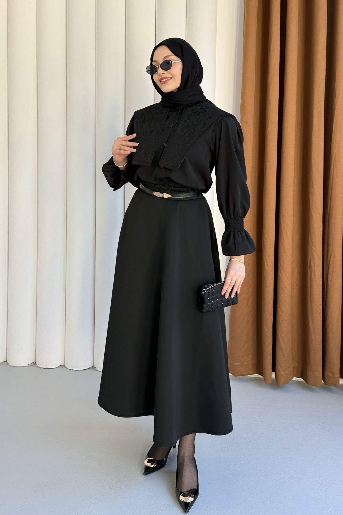 Mendil Yaka İşleme Detaylı Gömlek-SİYAH