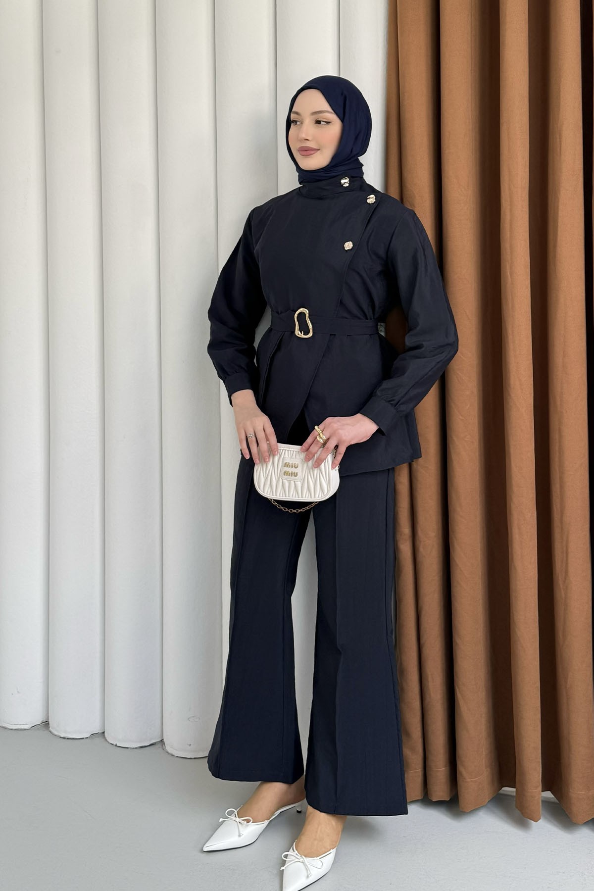 Minimal Asimetrik Kesim Pantolonlu Tesettür Takım-LACİVERT