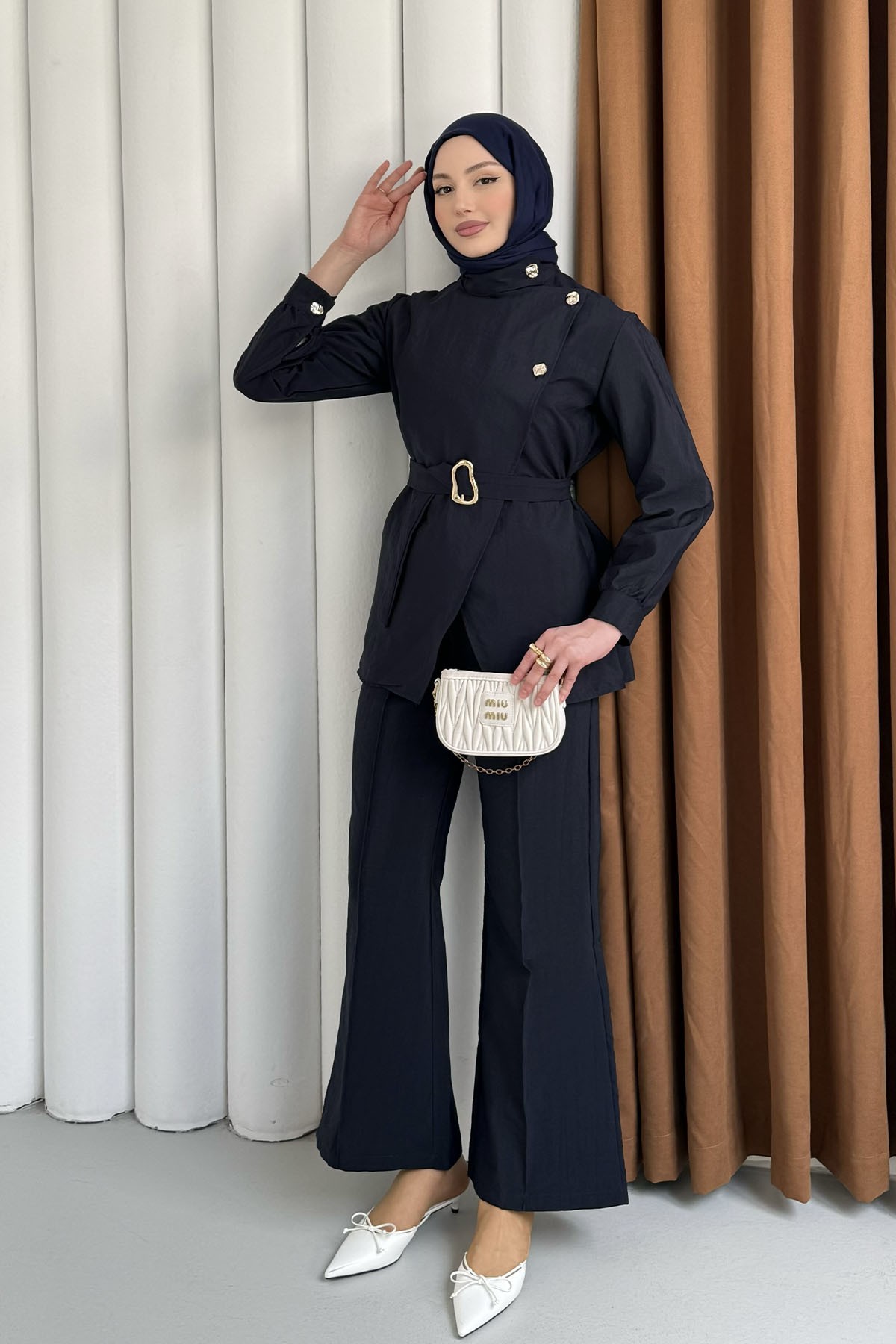 Minimal Asimetrik Kesim Pantolonlu Tesettür Takım-LACİVERT