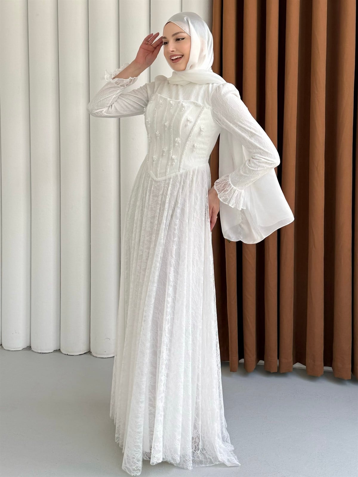 Mirella Dantel & Boncuk İşlemeli Korse Detaylı Tesettür Abiye-BEYAZ