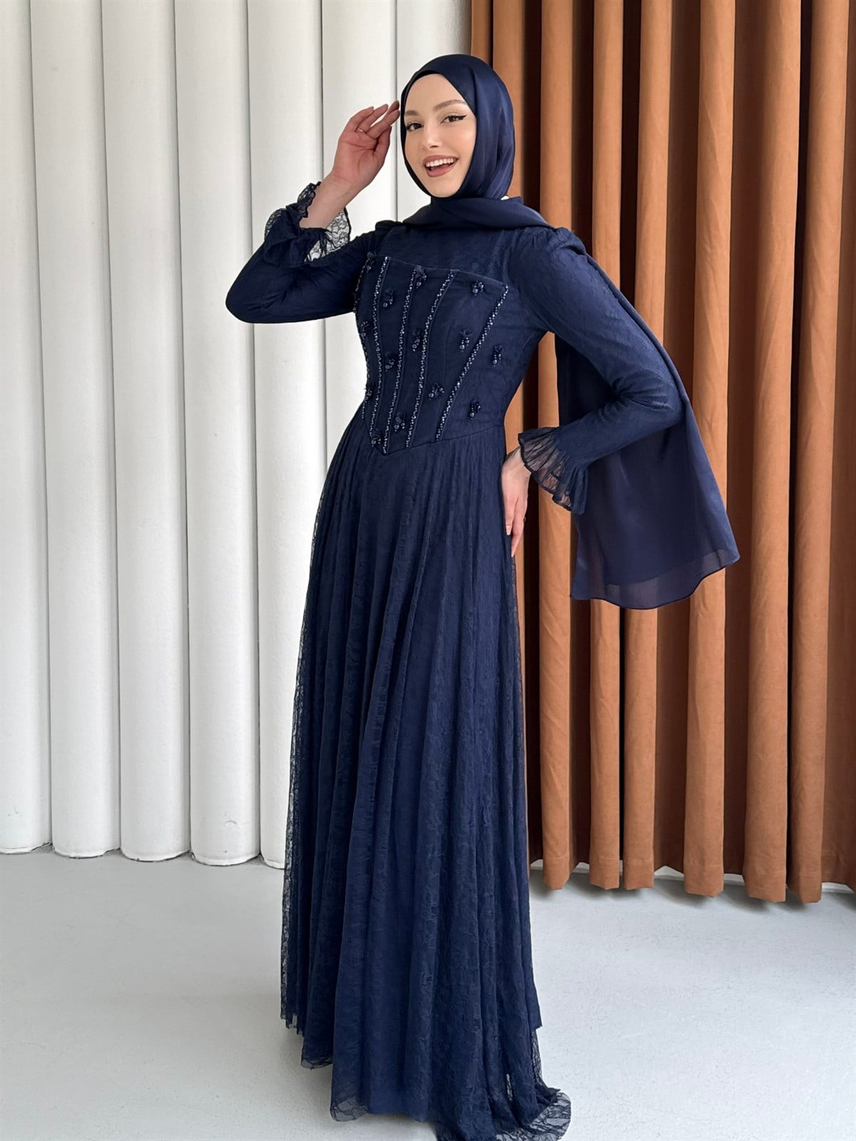 Mirella Dantel & Boncuk İşlemeli Korse Detaylı Tesettür Abiye-LACİVERT