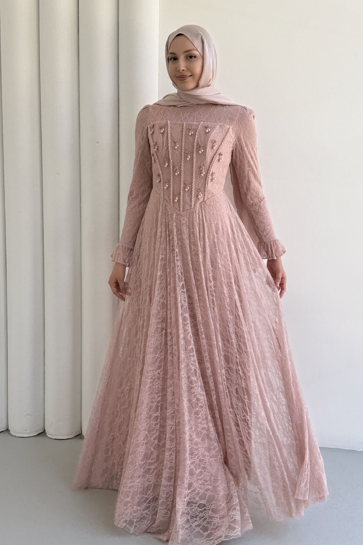 Mirella Dantel & Boncuk İşlemeli Korse Detaylı Tesettür Abiye-PUDRA