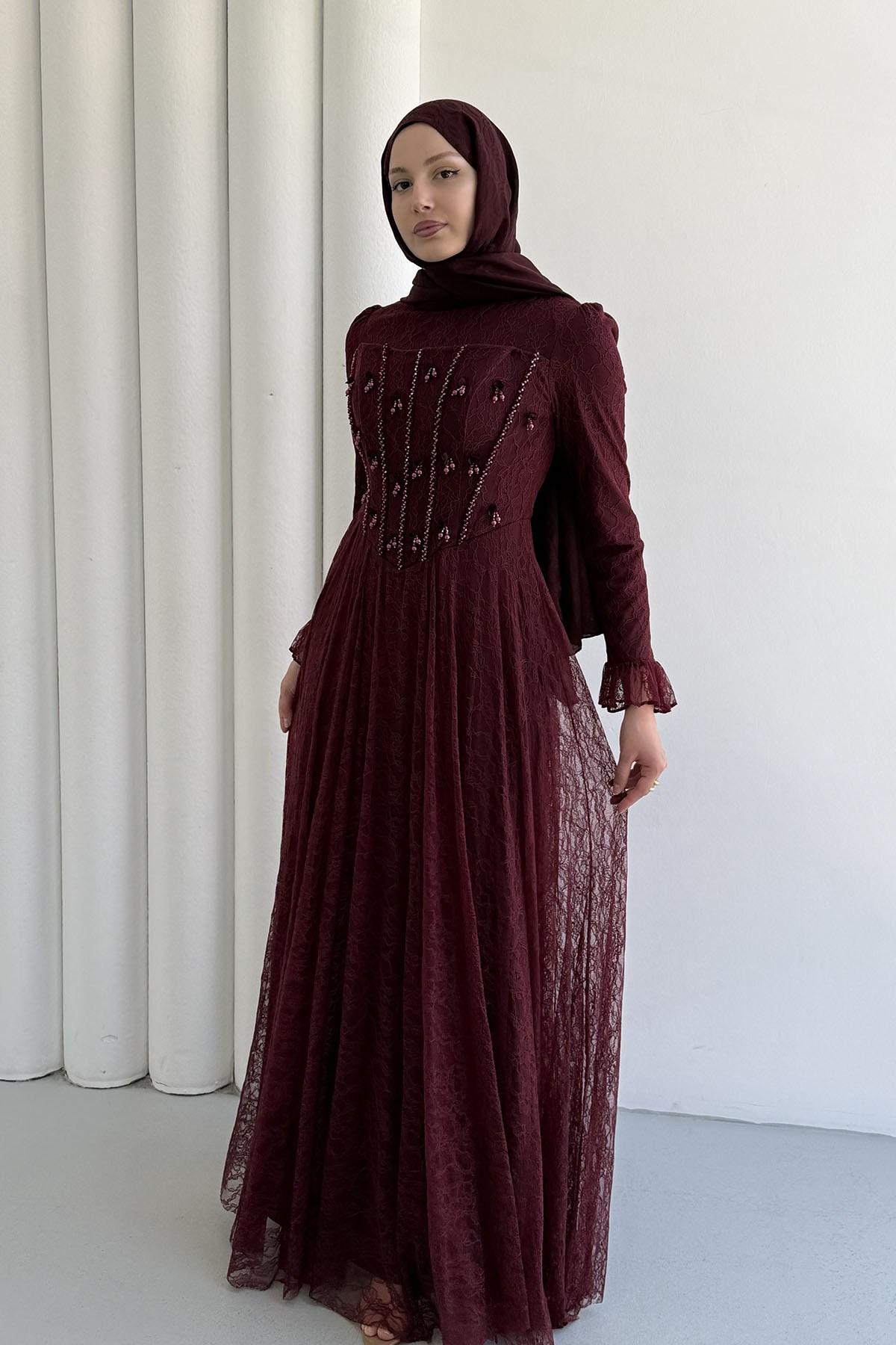 Mirella Dantel & Boncuk İşlemeli Korse Detaylı Tesettür Abiye-BORDO