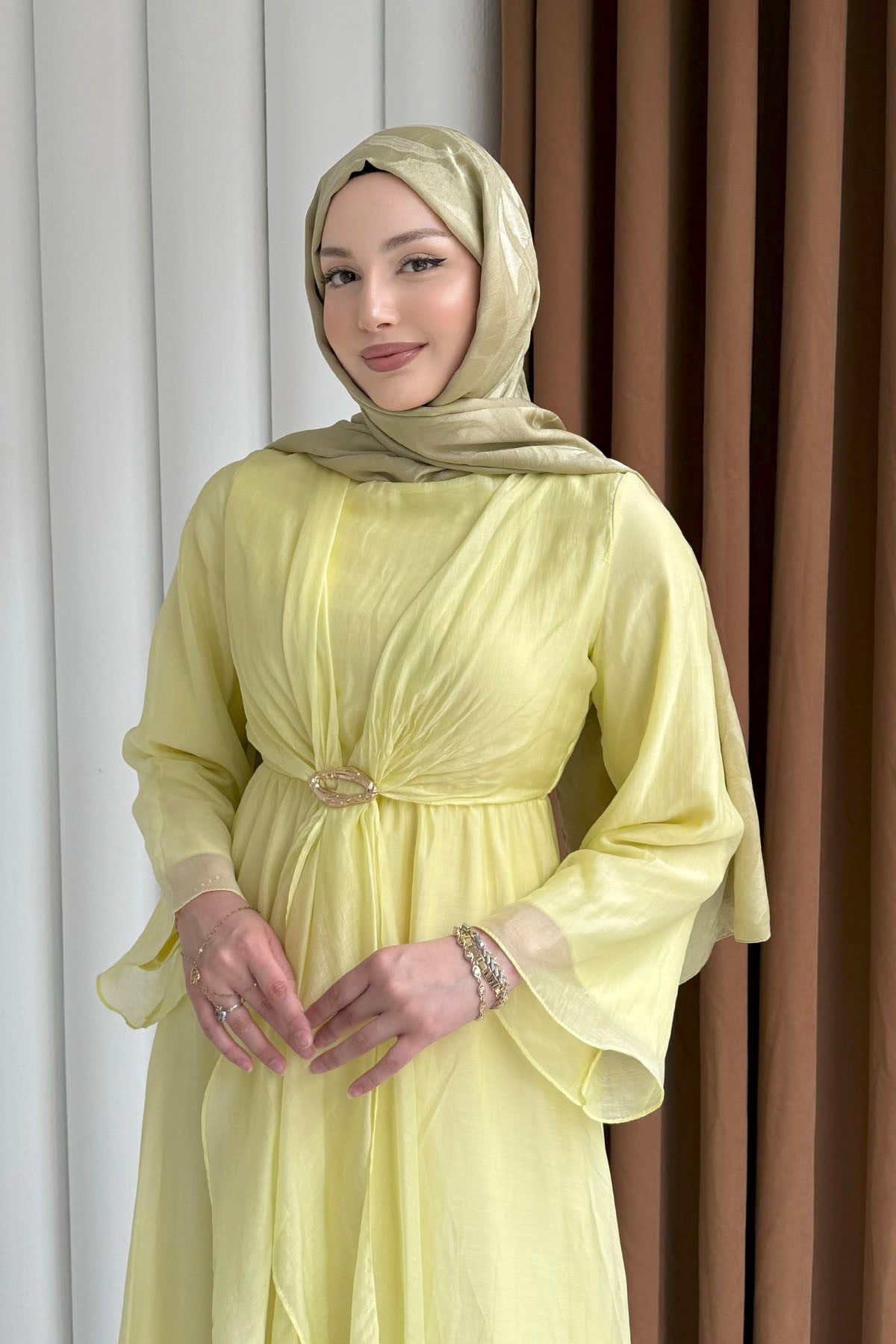 Modal Gold Broş Detaylı Tesettür Elbise-SARI