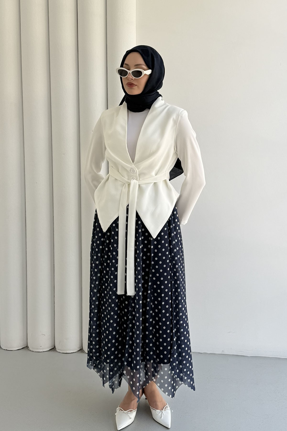 Modern Kesim Beli Pile Detaylı Bağcıklı Ceket-BEYAZ