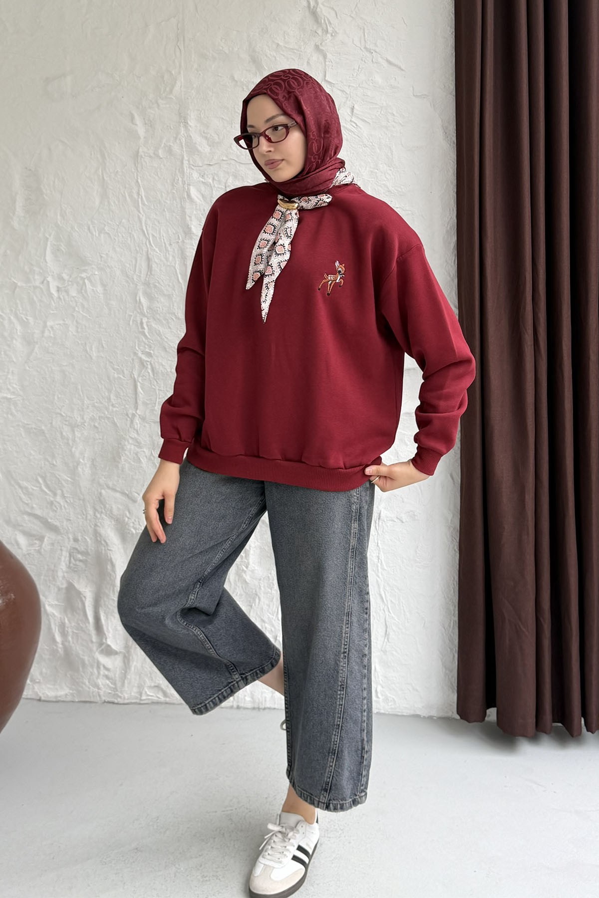 Nakışlı Fularlı Oversize Sweatshirt-BORDO