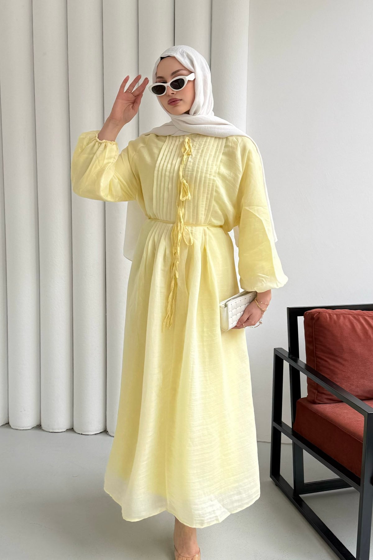 Nervür Dikişli Biye Kemerli Tesettür Elbise-SARI