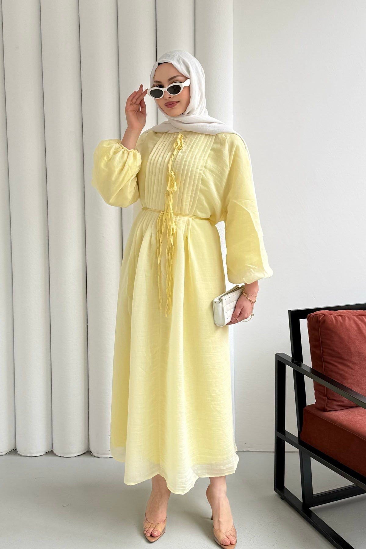 Nervür Dikişli Biye Kemerli Tesettür Elbise-SARI