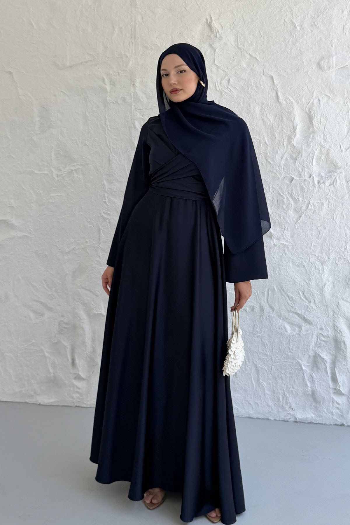 Nevora Çapraz Drape Detaylı Saten Tesettür Abiye-LACİVERT