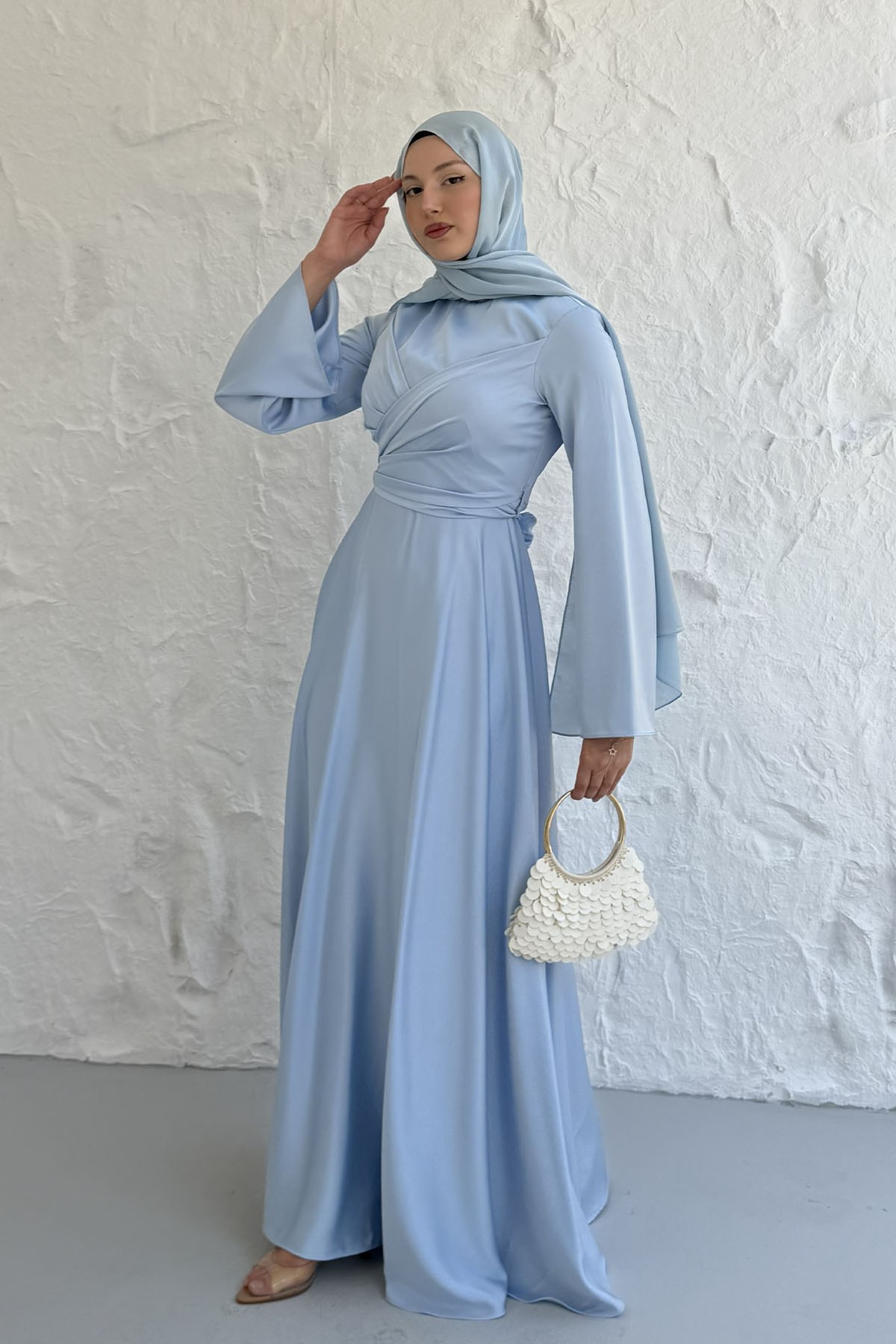 Nevora Çapraz Drape Detaylı Saten Tesettür Abiye-BEBE MAVİ