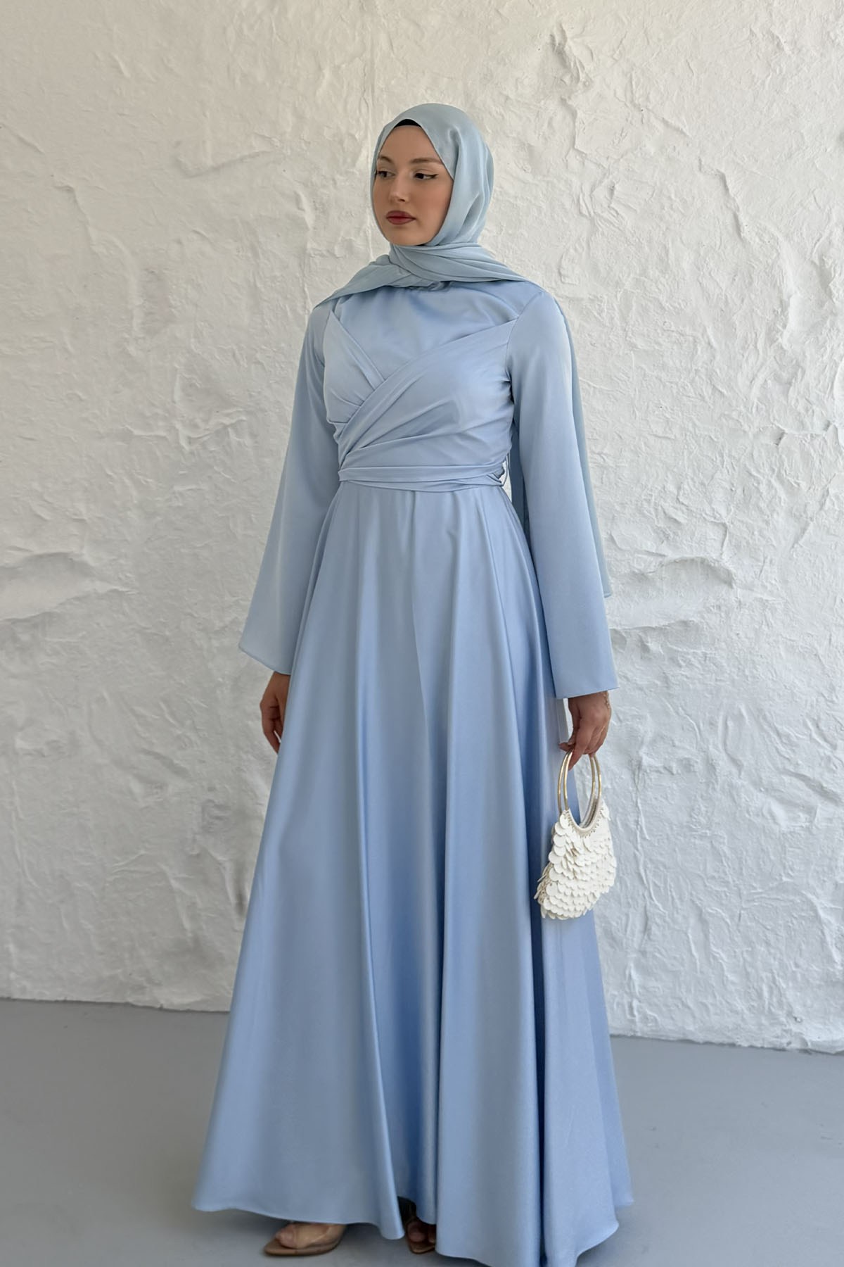 Nevora Çapraz Drape Detaylı Saten Tesettür Abiye-BEBE MAVİ