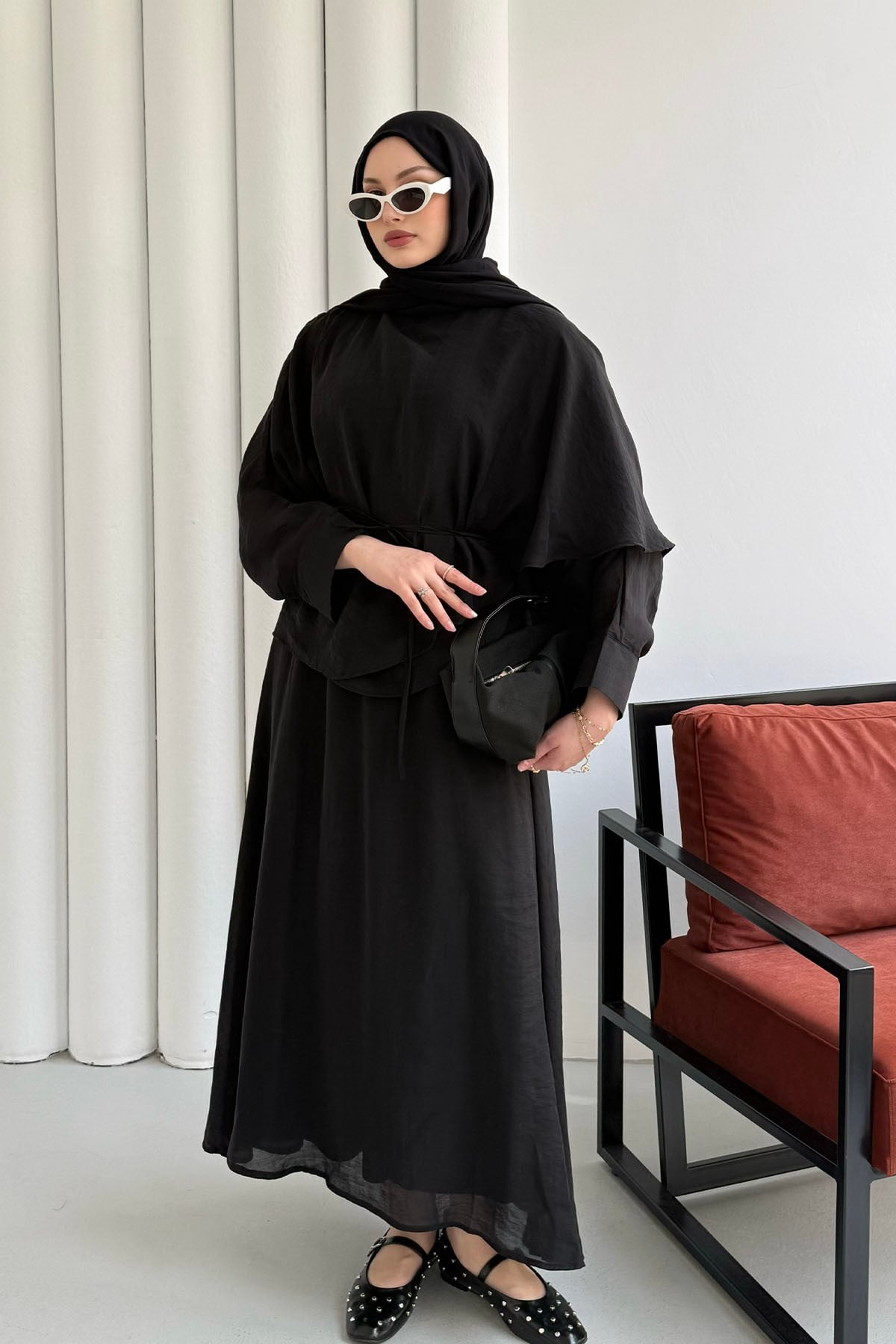 Omuzdan Şallı Biye Kemerli Etekli Tesettür Takım-SİYAH
