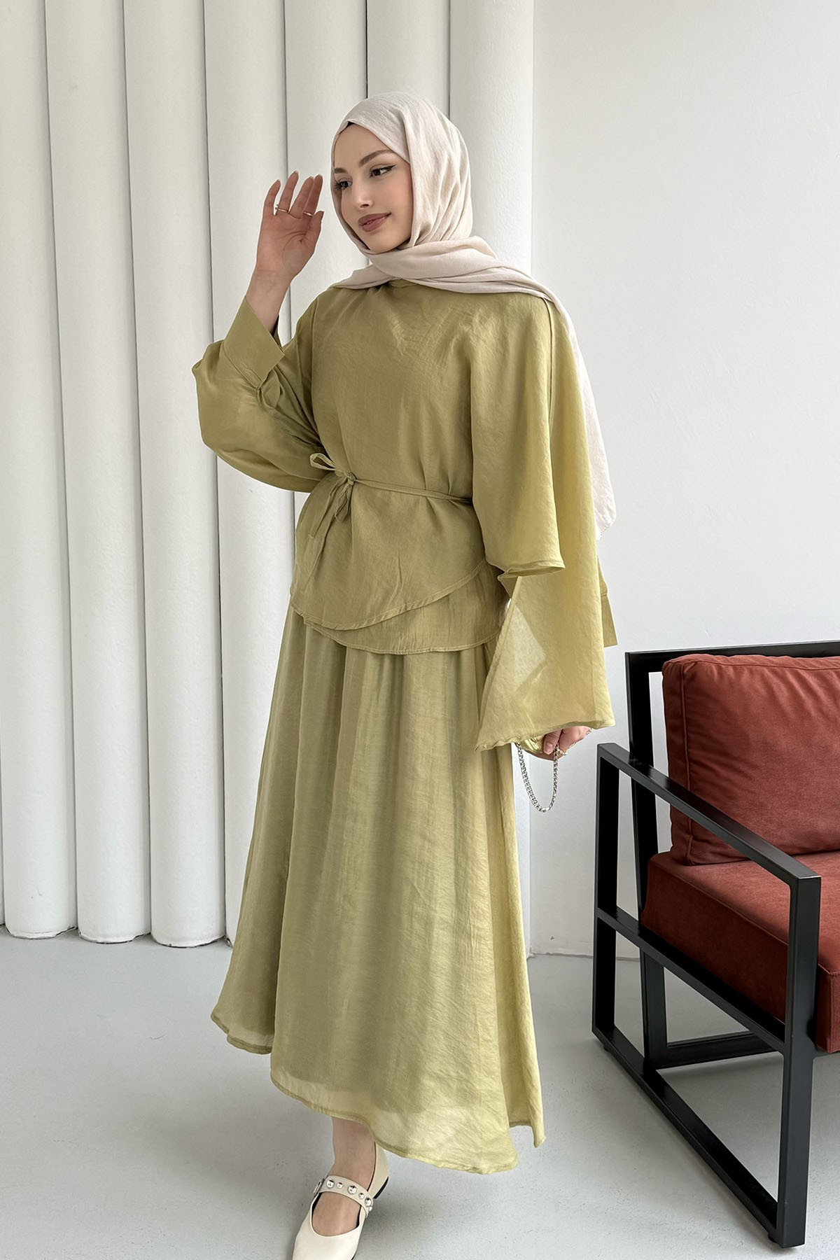 Omuzdan Şallı Biye Kemerli Etekli Tesettür Takım-YEŞİL