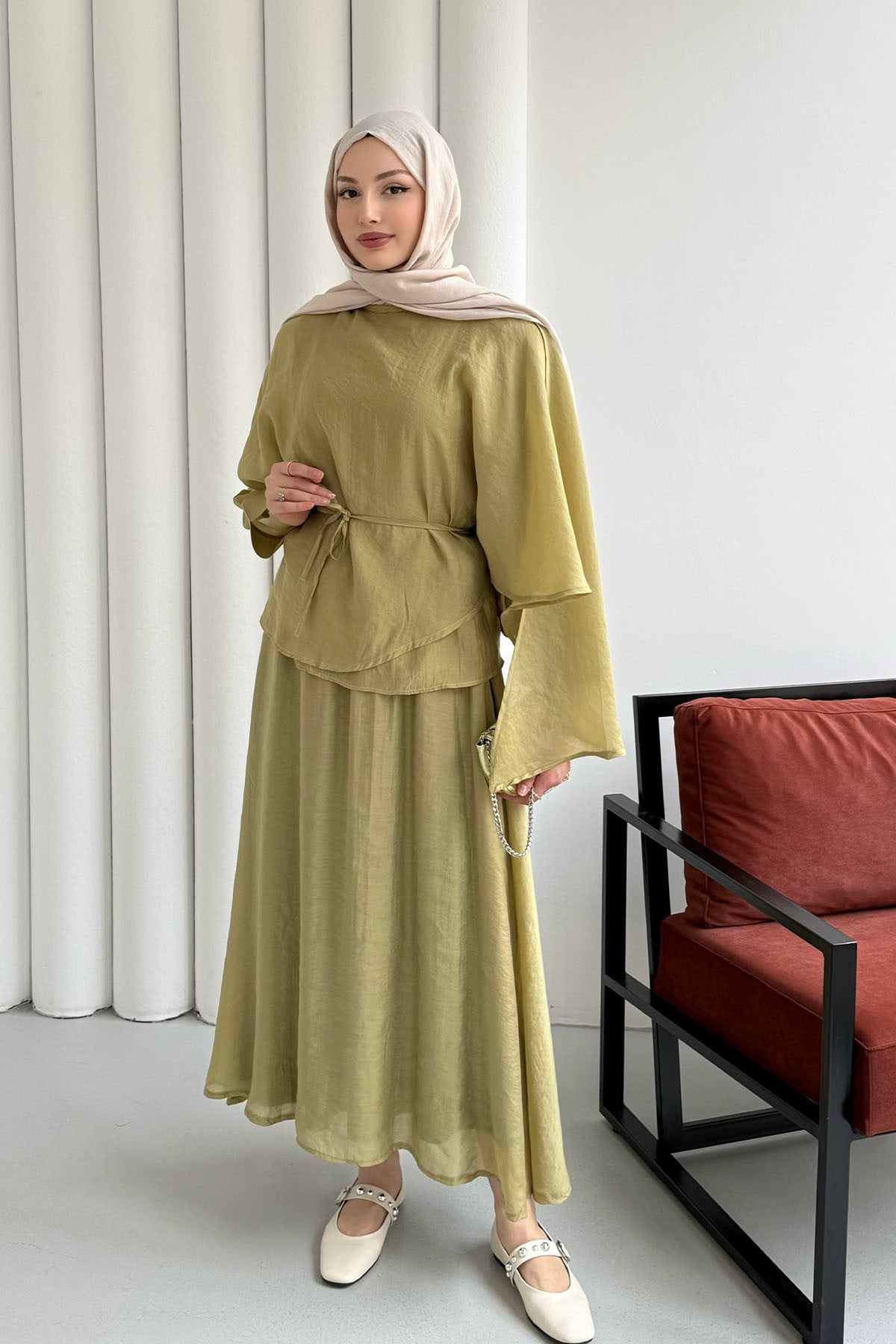 Omuzdan Şallı Biye Kemerli Etekli Tesettür Takım-YEŞİL