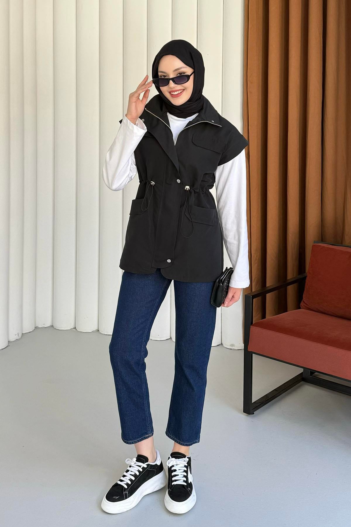 Ön Fermuarlı Cep Kapaklı Bel Büzgü Yelek-SİYAH