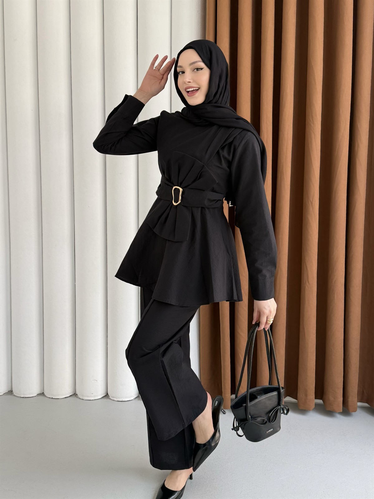 Ön Fiyonk Bağlama Detay Pantolonlu Tesettür Takım-SİYAH