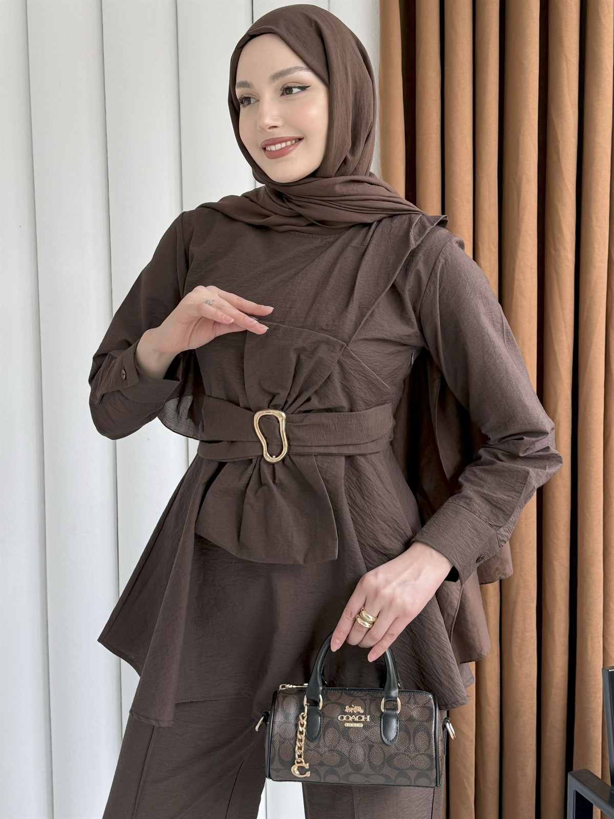 Ön Fiyonk Bağlama Detay Pantolonlu Tesettür Takım-KAHVERENGİ