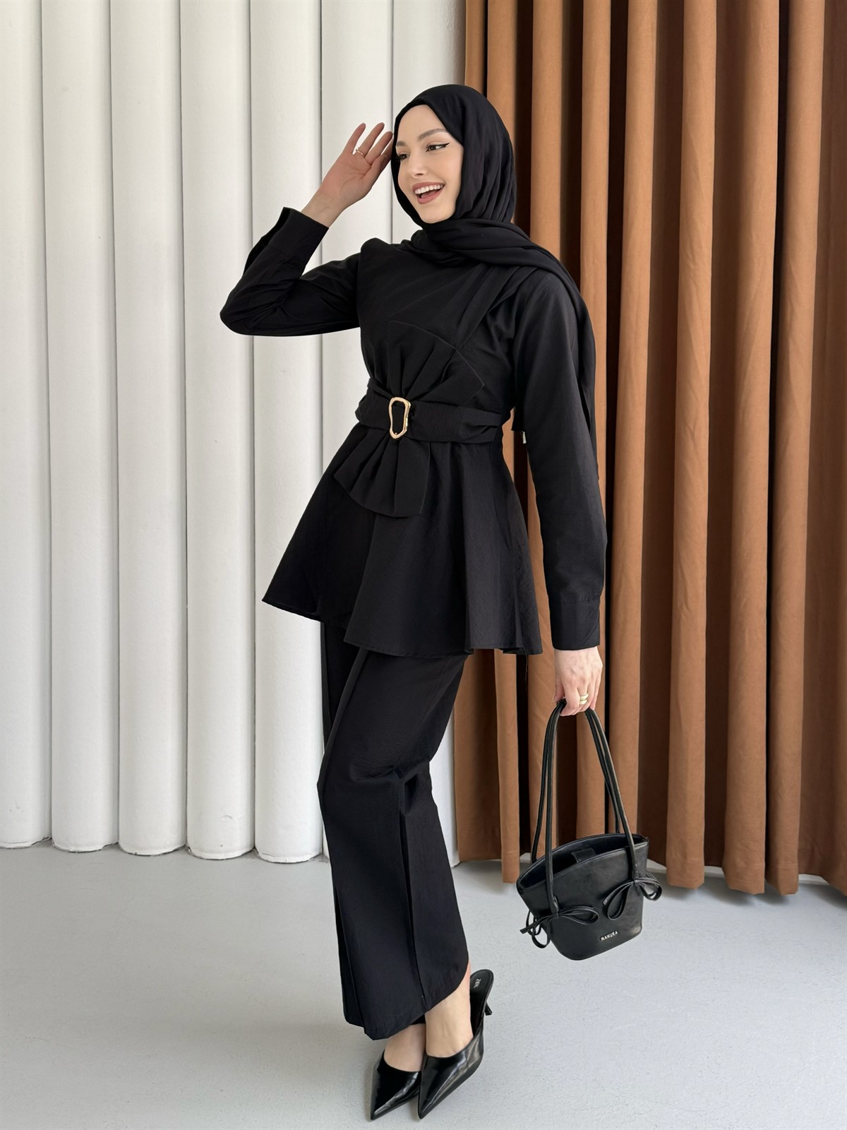 Ön Fiyonk Bağlama Detay Pantolonlu Tesettür Takım-SİYAH