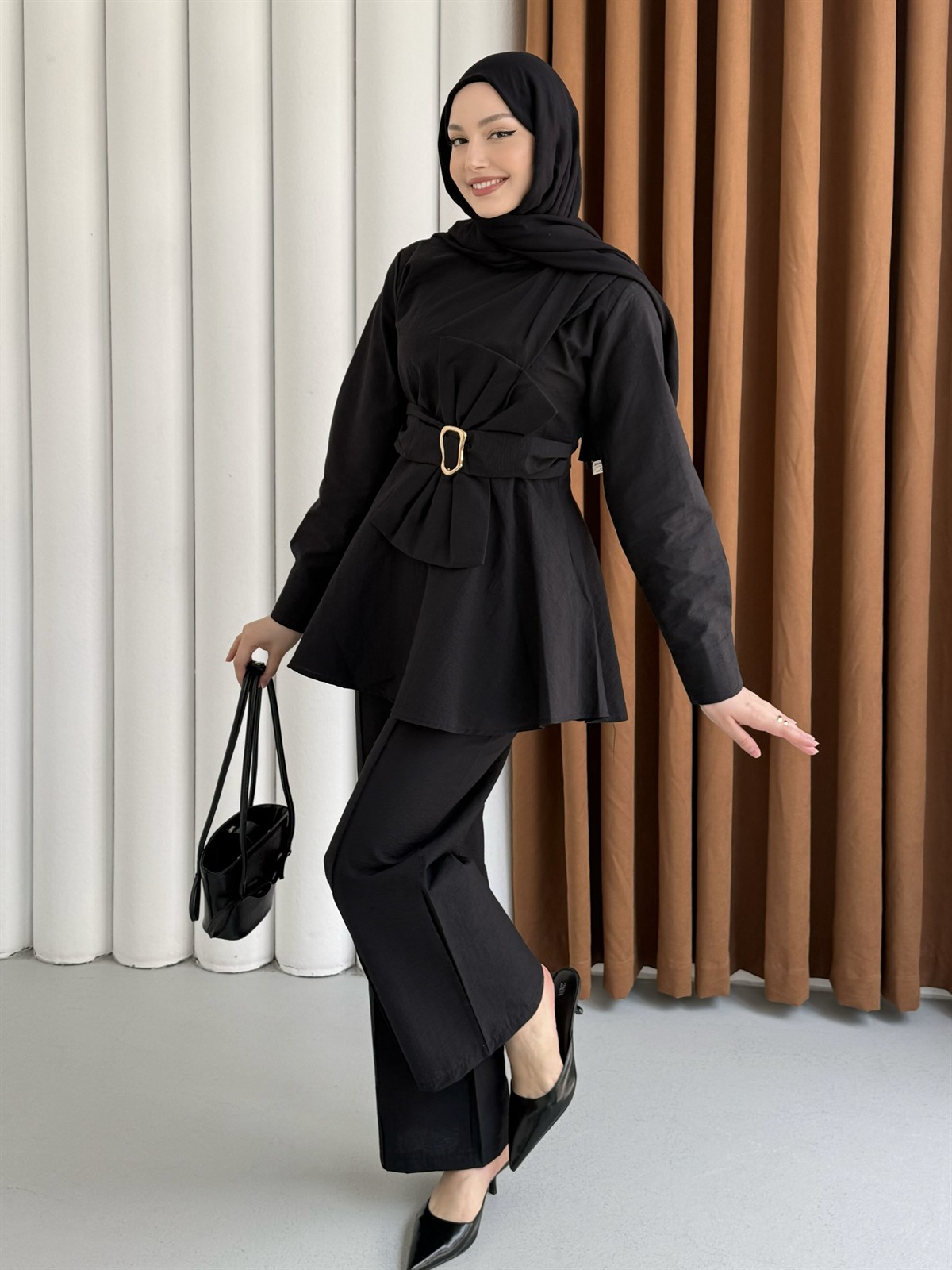 Ön Fiyonk Bağlama Detay Pantolonlu Tesettür Takım-SİYAH