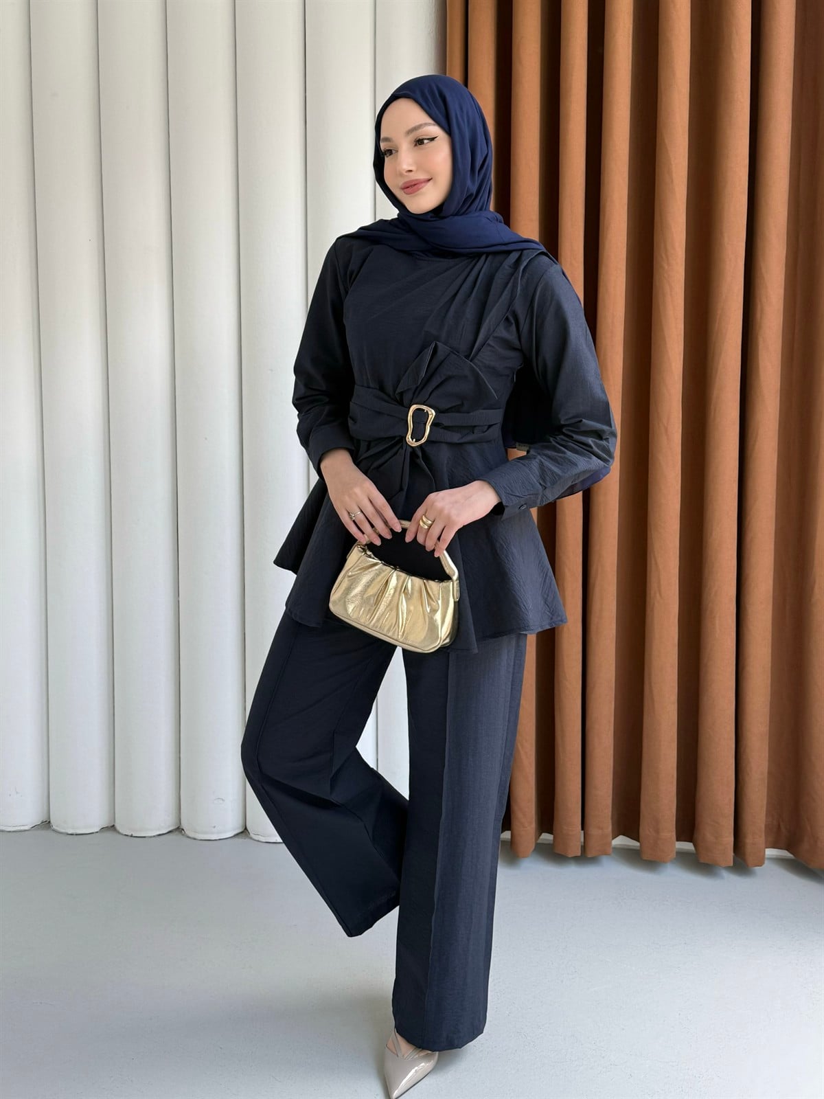 Ön Fiyonk Bağlama Detay Pantolonlu Tesettür Takım-LACİVERT