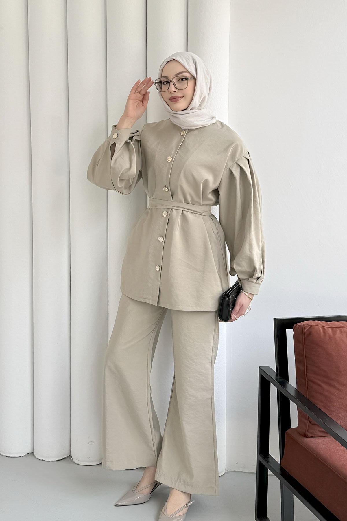 Ön Gold Düğme Detaylı Pantolonlu Tesettür Takım-TAŞ