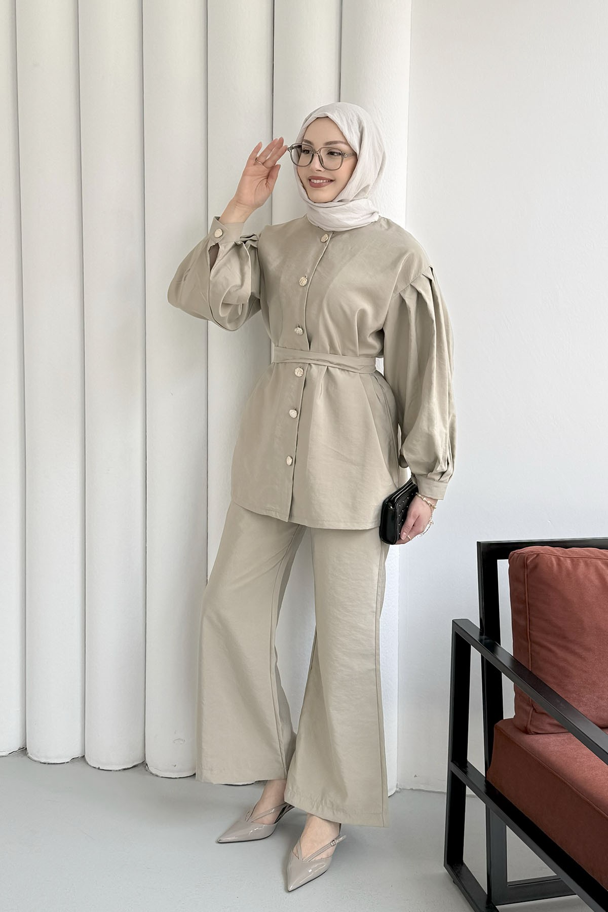 Ön Gold Düğme Detaylı Pantolonlu Tesettür Takım-TAŞ