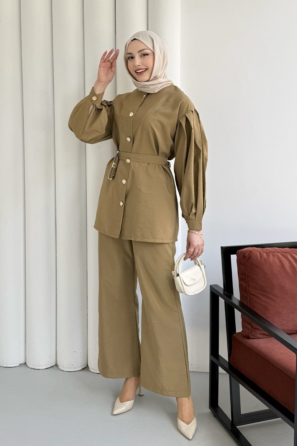 Ön Gold Düğme Detaylı Pantolonlu Tesettür Takım-OLİVE