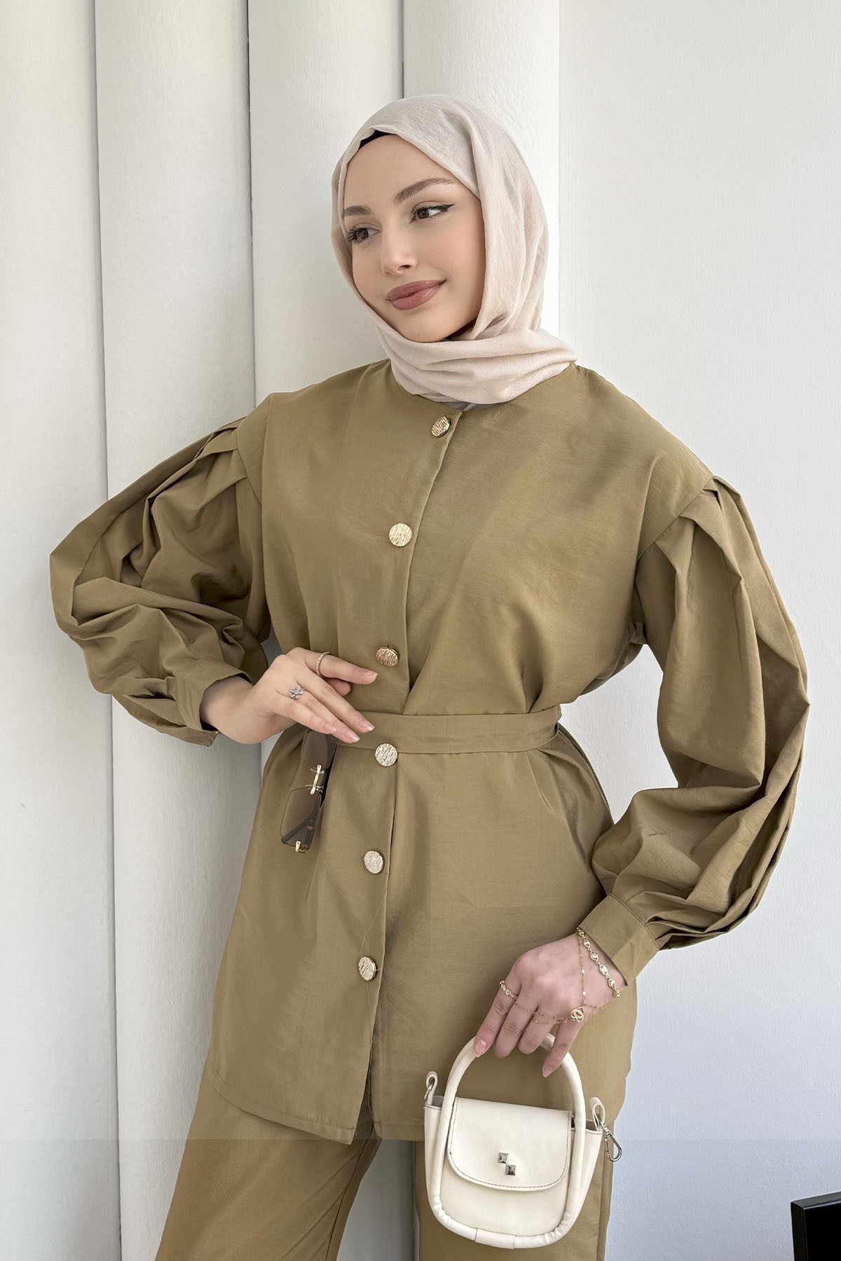 Ön Gold Düğme Detaylı Pantolonlu Tesettür Takım-OLİVE