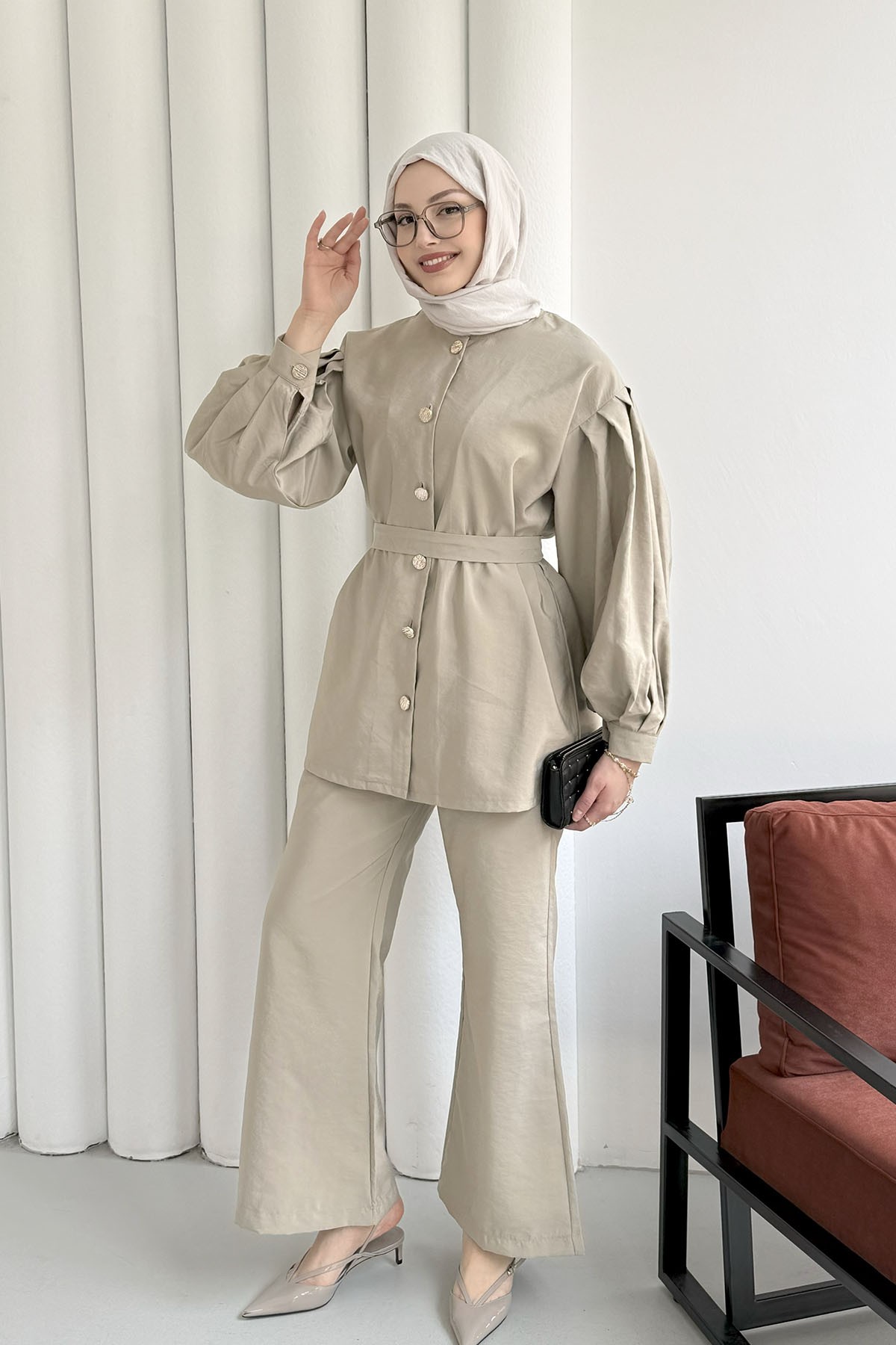 Ön Gold Düğme Detaylı Pantolonlu Tesettür Takım-TAŞ