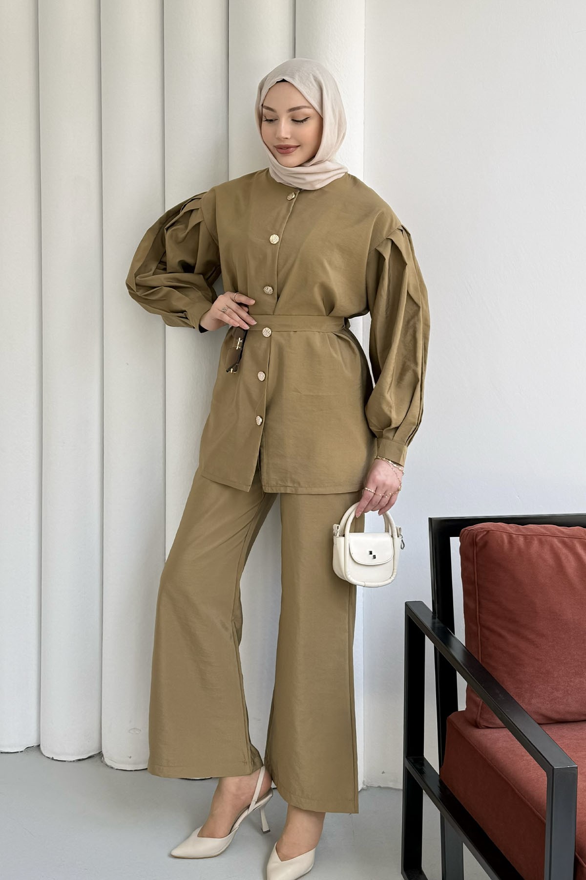 Ön Gold Düğme Detaylı Pantolonlu Tesettür Takım-OLİVE