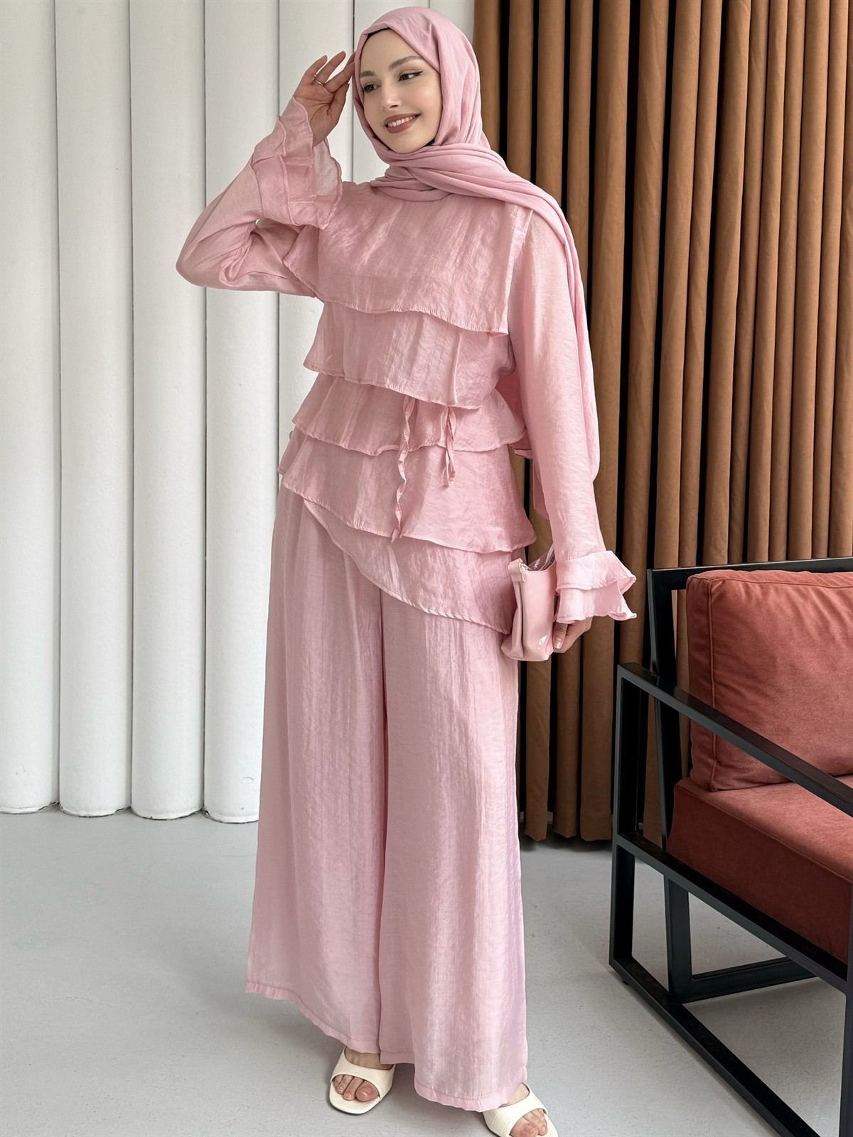 Ön Kat Kat Detaylı Asimetrik Kesim Pantolon Tesettür Takım-PEMBE