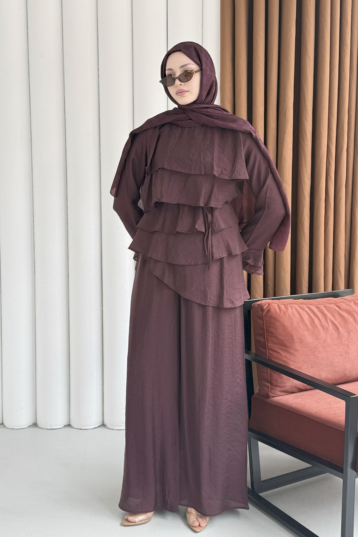 Ön Kat Kat Detaylı Asimetrik Kesim Pantolon Tesettür Takım-BORDO