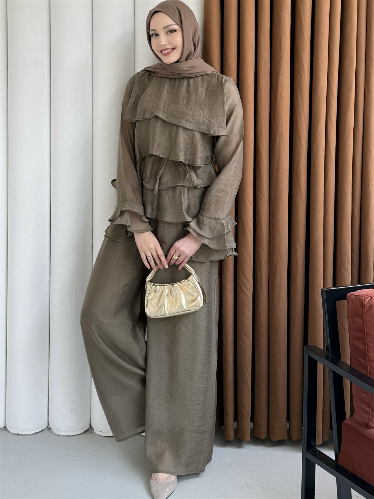 Ön Kat Kat Detaylı Asimetrik Kesim Pantolon Tesettür Takım-HAKİ YEŞİL