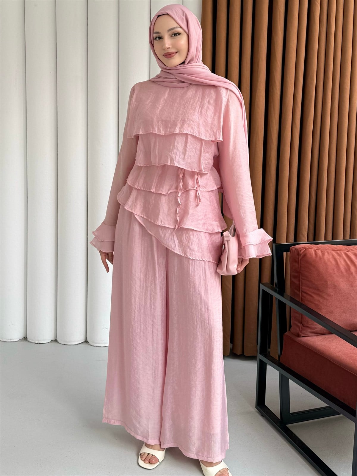 Ön Kat Kat Detaylı Asimetrik Kesim Pantolon Tesettür Takım-PEMBE