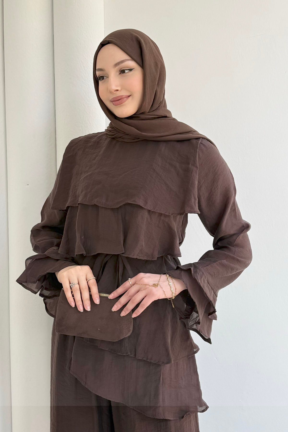 Ön Kat Kat Detaylı Asimetrik Kesim Pantolon Tesettür Takım-KAHVERENGİ