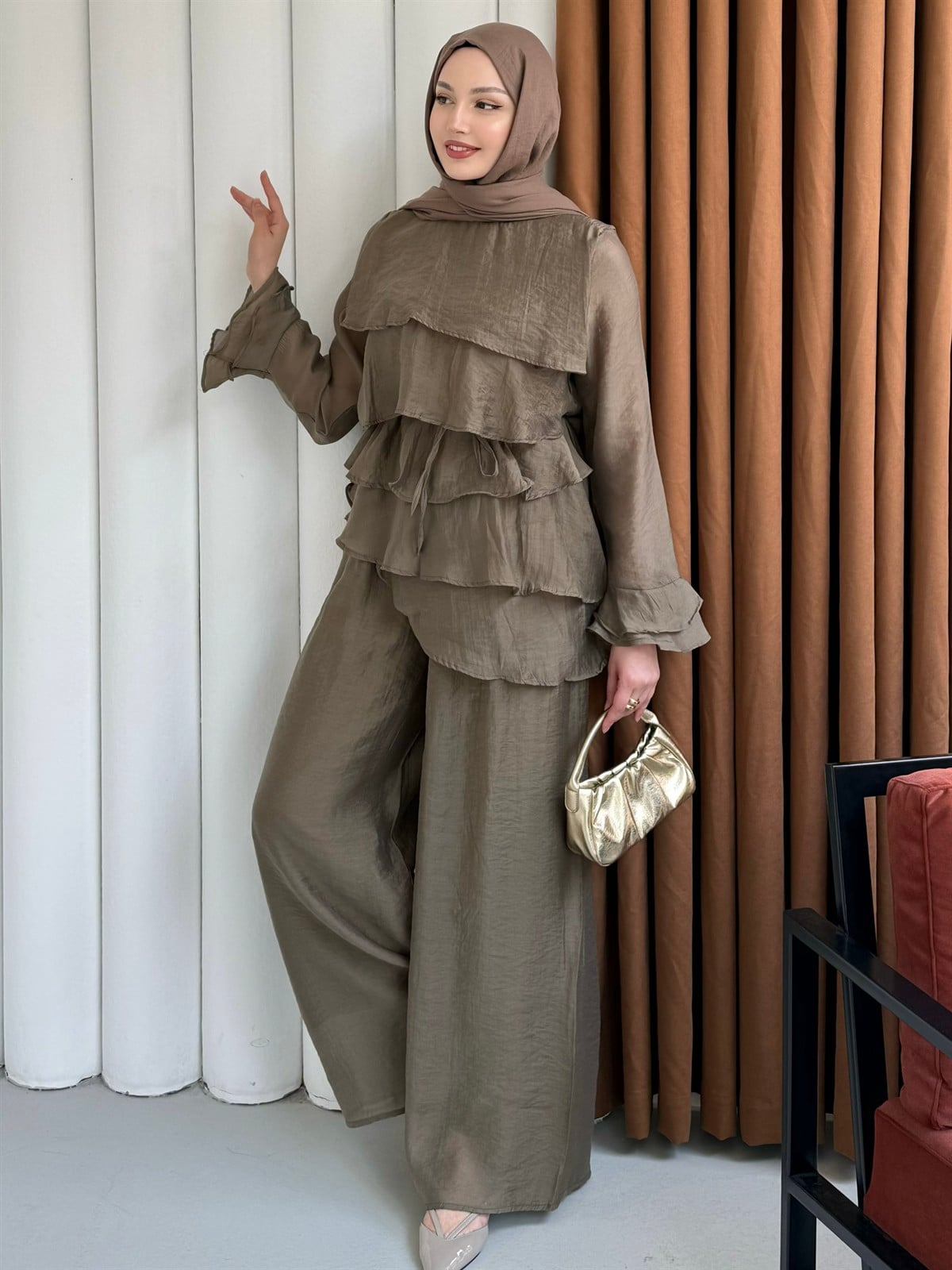 Ön Kat Kat Detaylı Asimetrik Kesim Pantolon Tesettür Takım-HAKİ YEŞİL