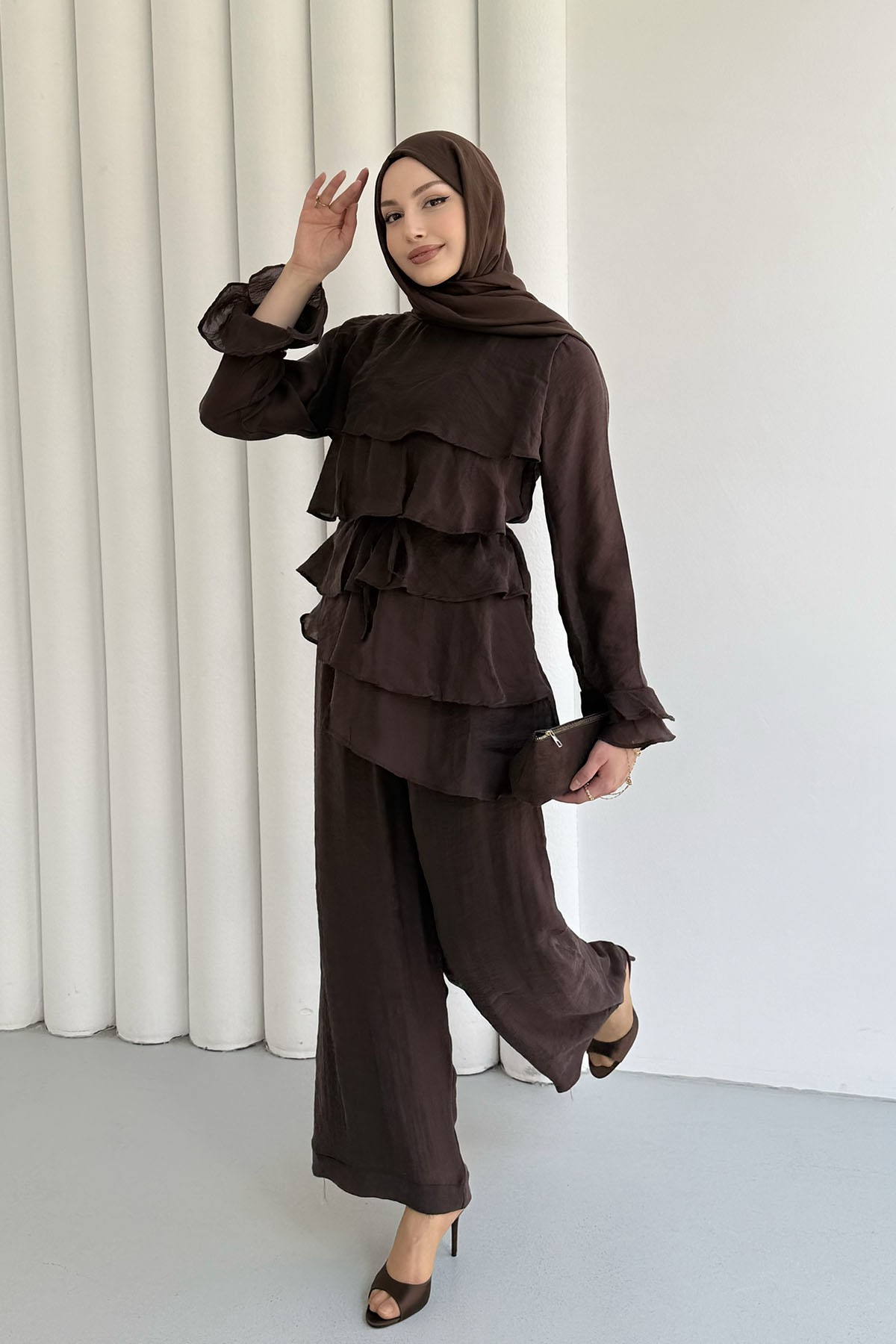 Ön Kat Kat Detaylı Asimetrik Kesim Pantolon Tesettür Takım-KAHVERENGİ