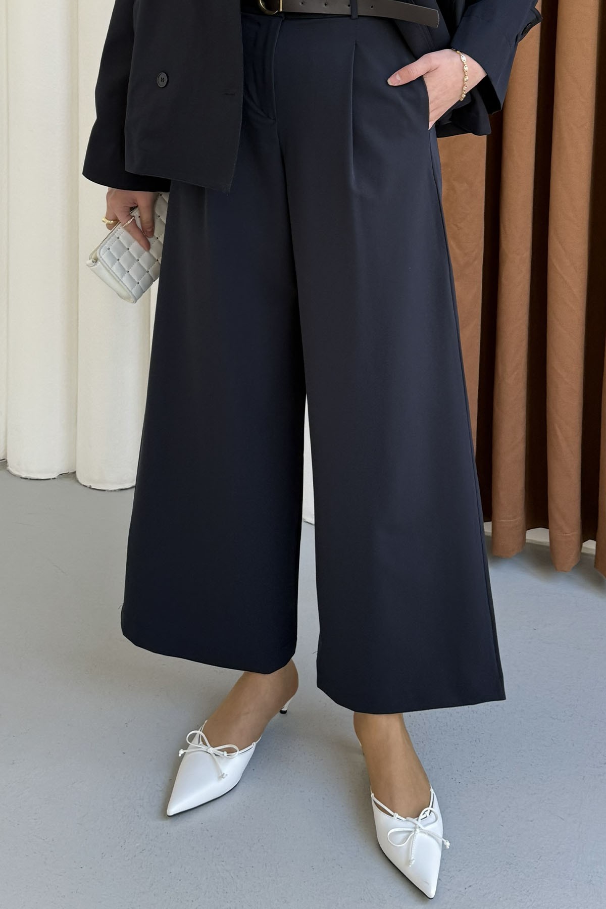 Ön Pileli Bel Kemer Detaylı Pantolon-LACİVERT