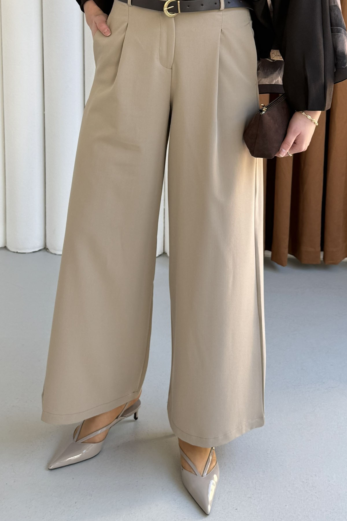 Ön Pileli Bel Kemer Detaylı Pantolon-TAŞ