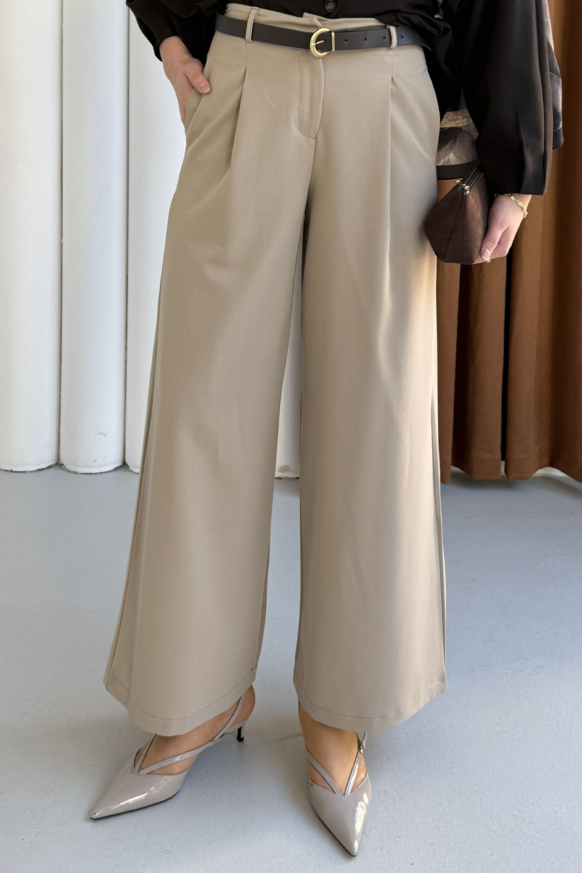 Ön Pileli Bel Kemer Detaylı Pantolon-TAŞ