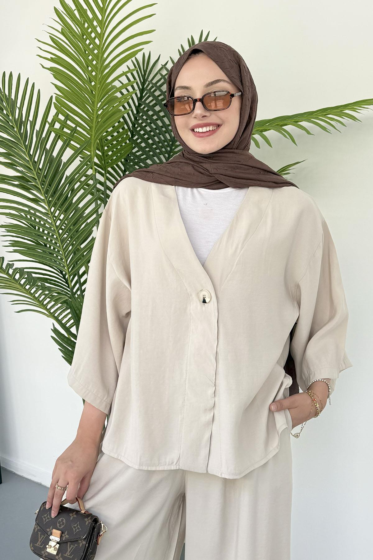 Önden Düğmeli Yanları Yırtmaçlı Ceketli Tesettür Takım-TAŞ