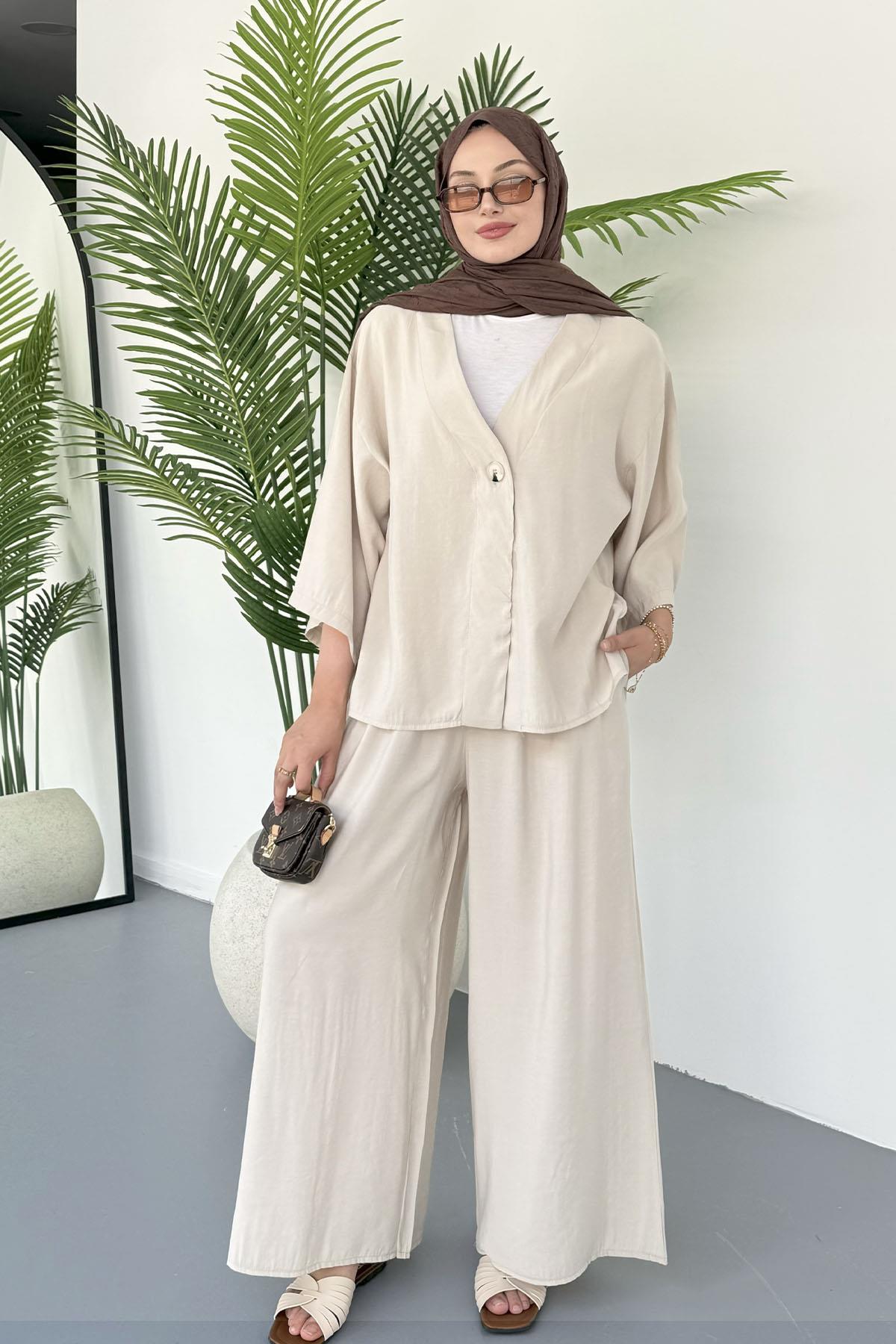 Önden Düğmeli Yanları Yırtmaçlı Ceketli Tesettür Takım-TAŞ