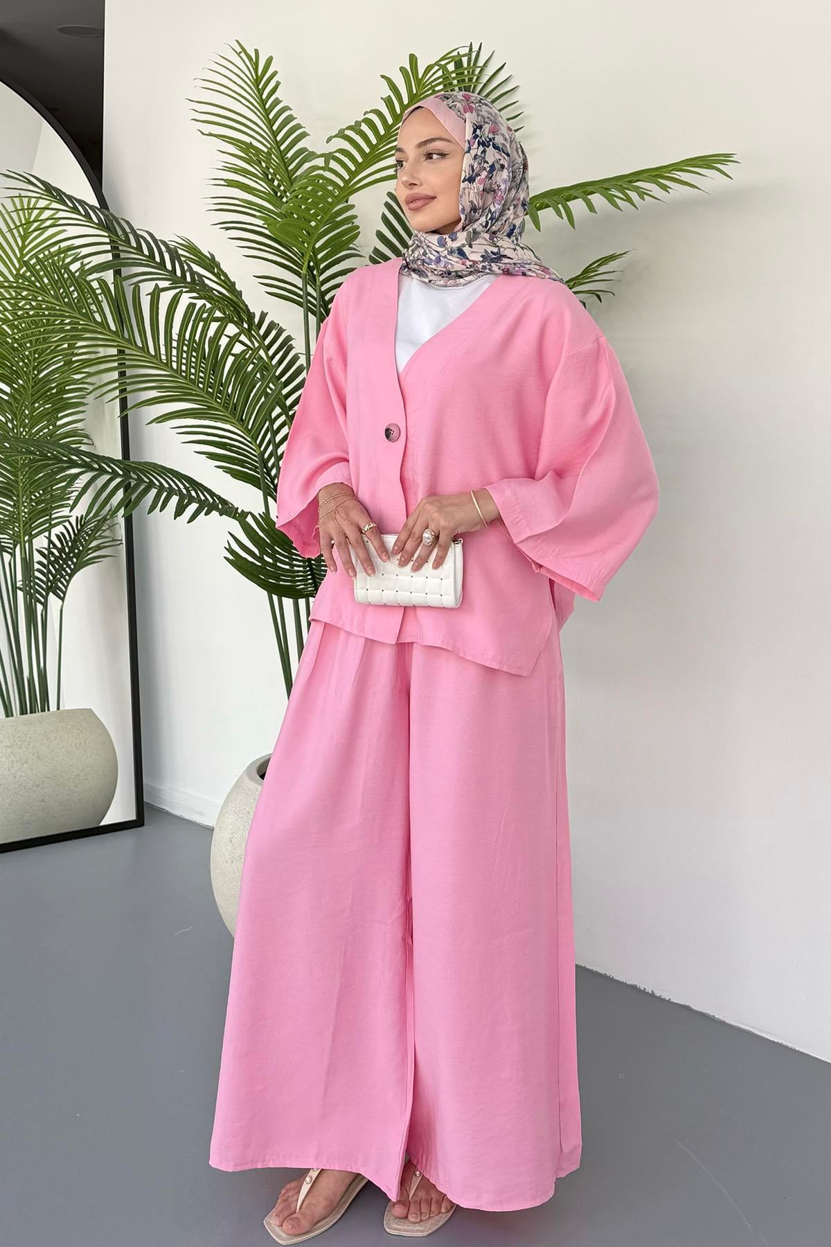 Önden Düğmeli Yanları Yırtmaçlı Ceketli Tesettür Takım-PEMBE