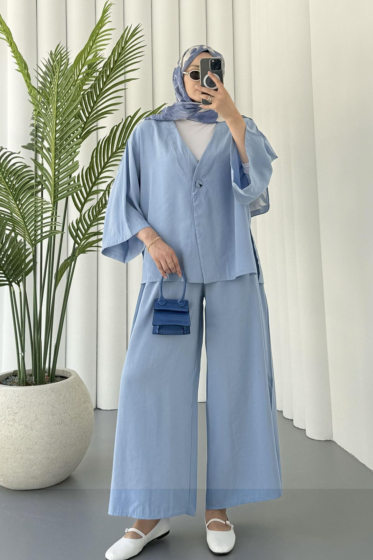 Önden Düğmeli Yanları Yırtmaçlı Ceketli Tesettür Takım-MAVİ