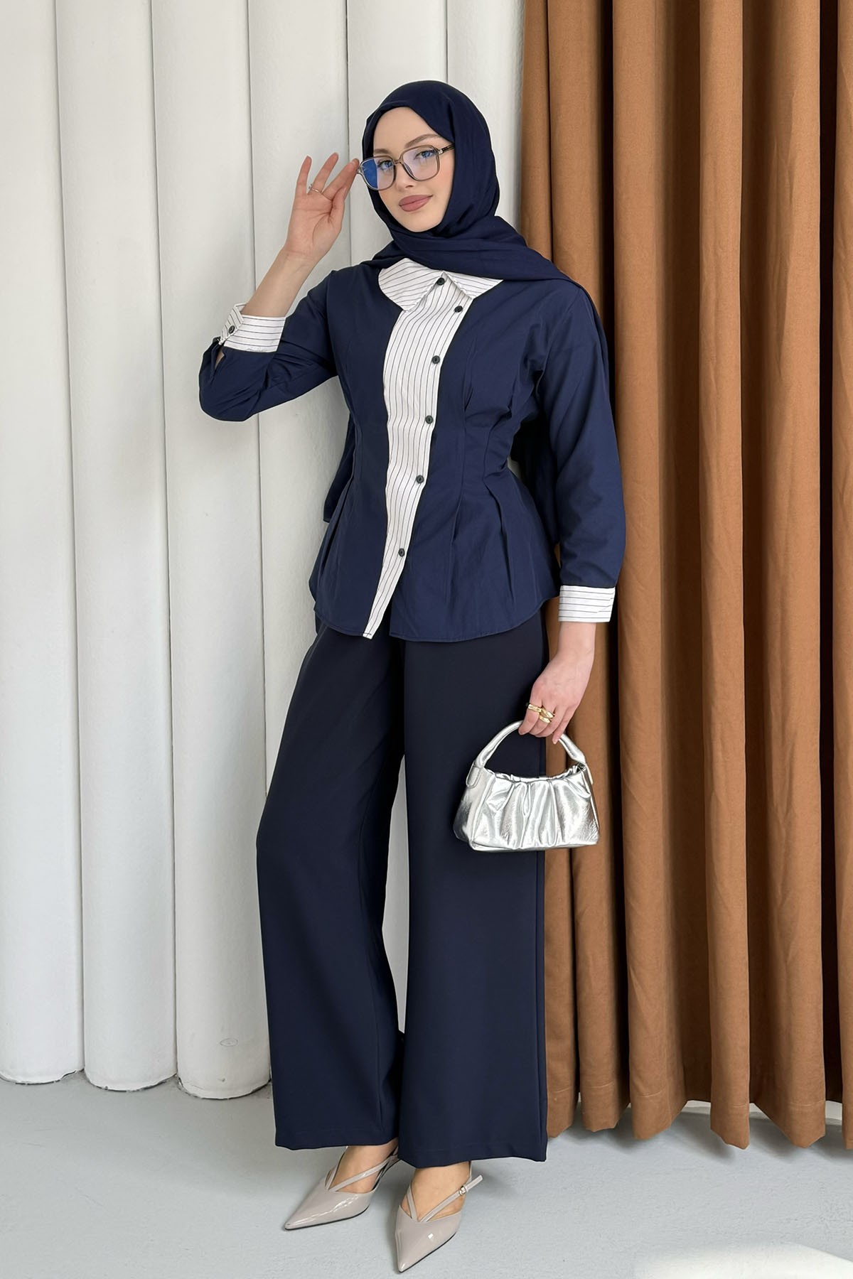 Önü Asimetrik Çizgi Garnili Gömlek-LACİVERT